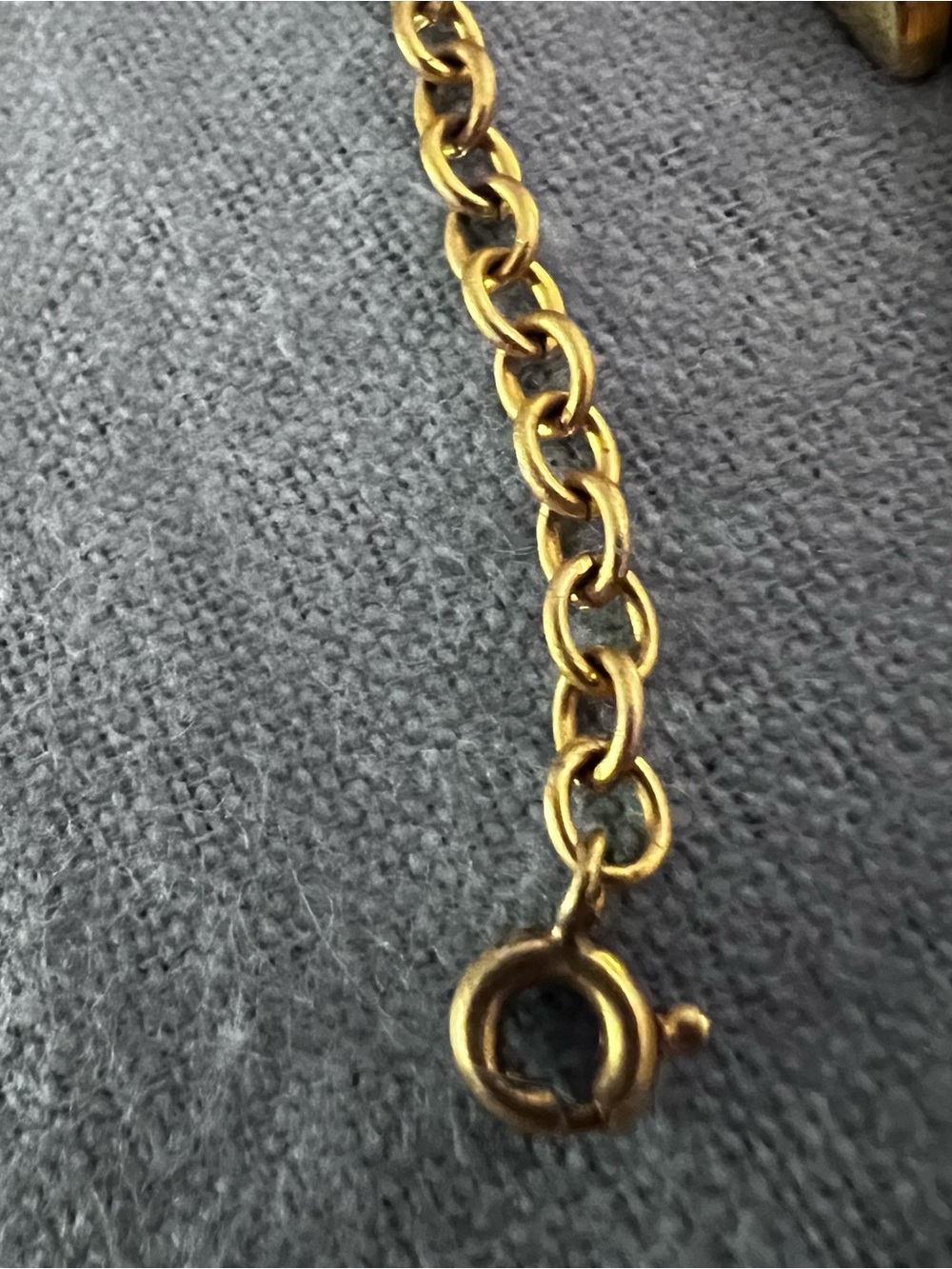 Gold-Tone Bracelet with Black and Cream mother-of-pearl Links - Picture 7 of 11